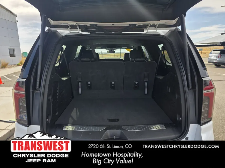 2025 Chevrolet Suburban Z71 | Photo 17 of 32