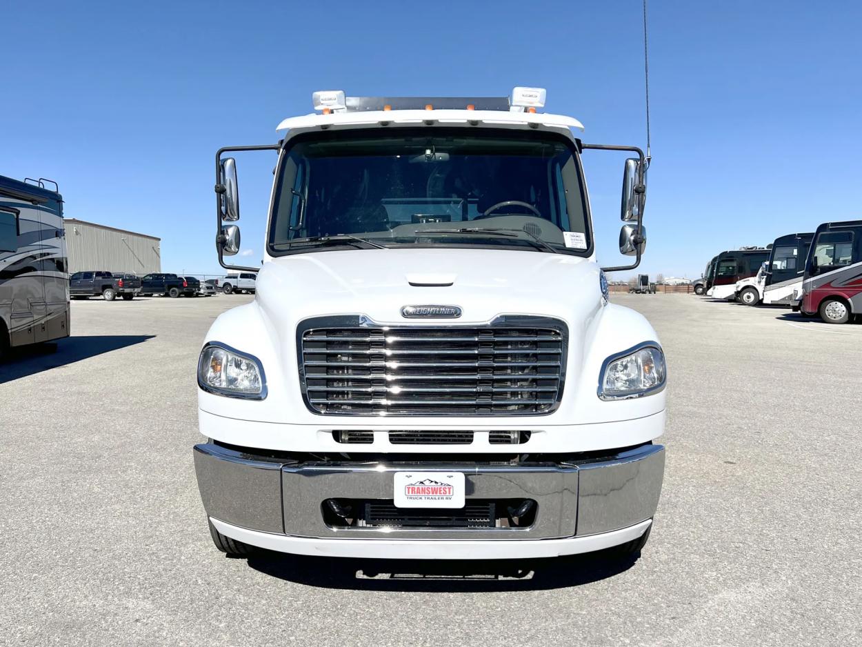 2009 Freightliner M2 106 | Photo 24 of 24