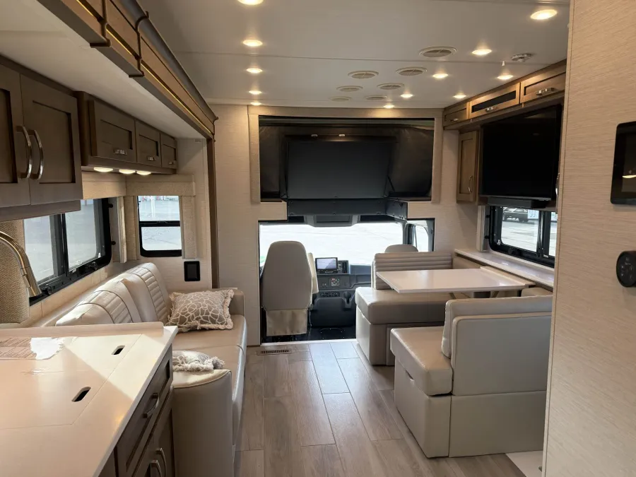 2026 Newmar Grand Star 3444 | Photo 13 of 47