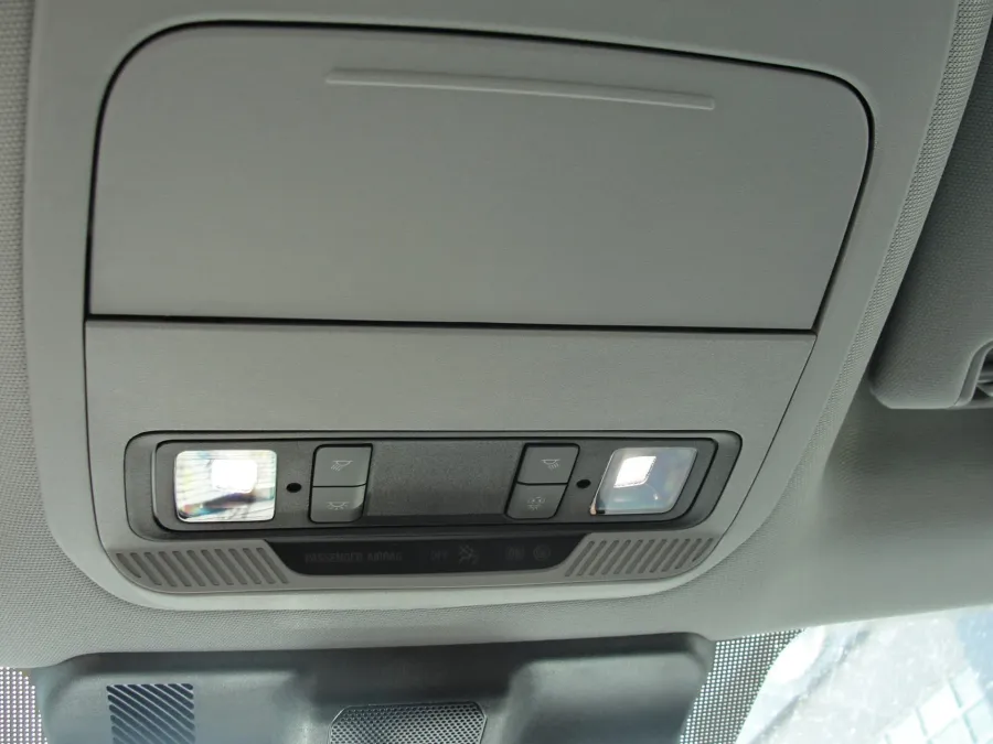 2025 Ford F-250 | Photo 10 of 15