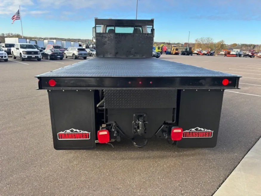 2013 Freightliner 108SD | Photo 10 of 13