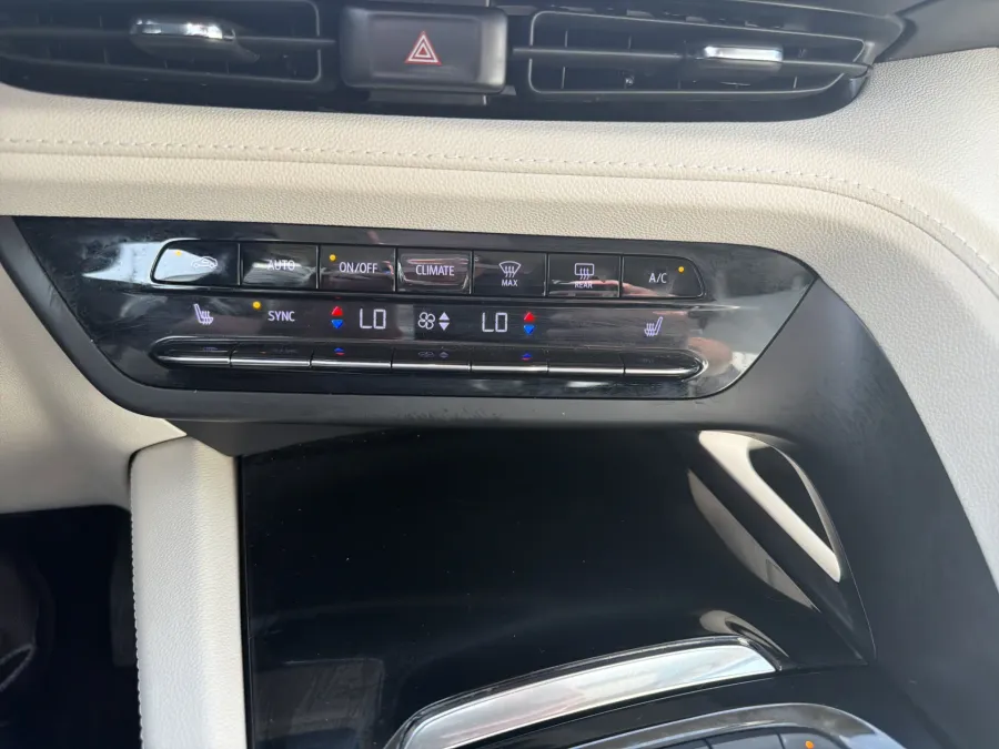2022 Buick Envision Preferred | Photo 17 of 21