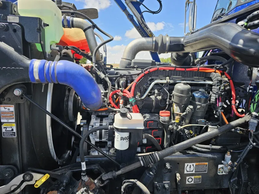 2024 Peterbilt 389 | Photo 15 of 32