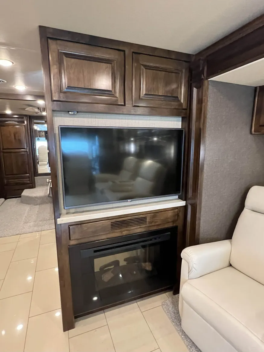 2016 Tiffin Allegro Red 33AA | Photo 12 of 20