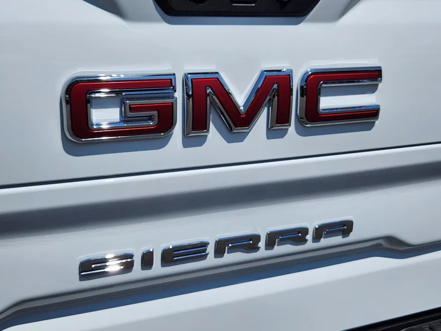 2026 GMC Sierra 1500 Elevation | Photo 14 of 28