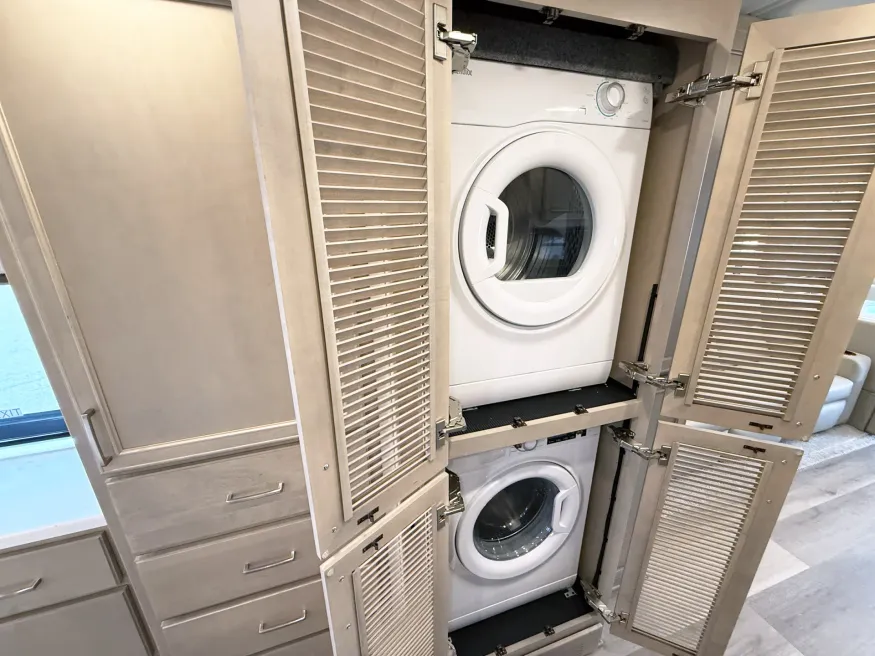 2026 Renegade Verona 40VRB | Photo 14 of 31