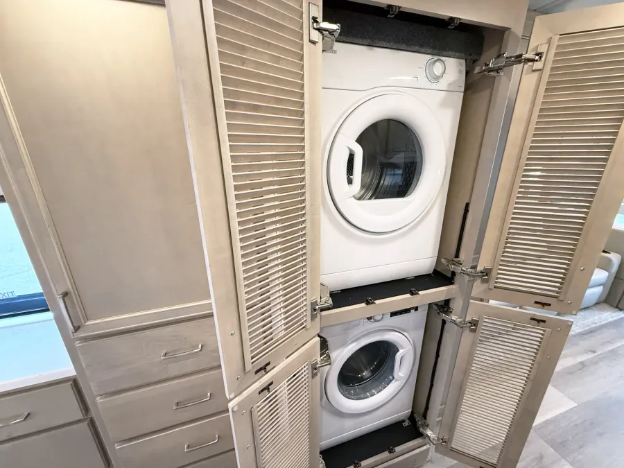 2026 Renegade Verona 40VRB | Photo 14 of 31