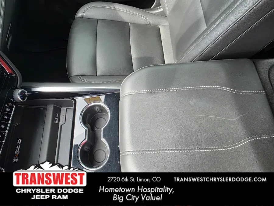 2025 Chevrolet Suburban Z71 | Photo 29 of 32