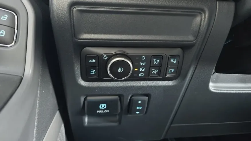 2025 Ford F-150 | Photo 14 of 32