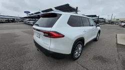 2024 Toyota Grand Highlander | Thumbnail Photo 5 of 33