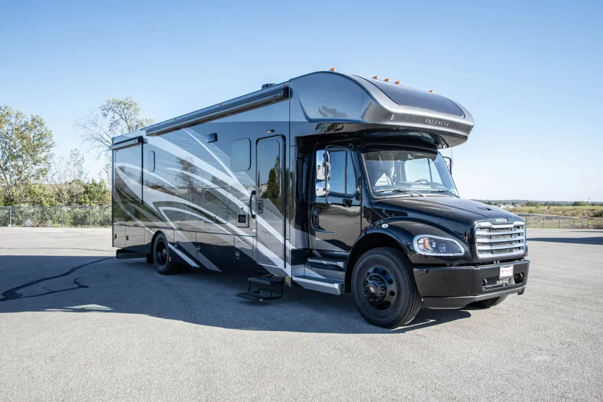 2026 Renegade Valencia 36SB | Photo 7 of 22