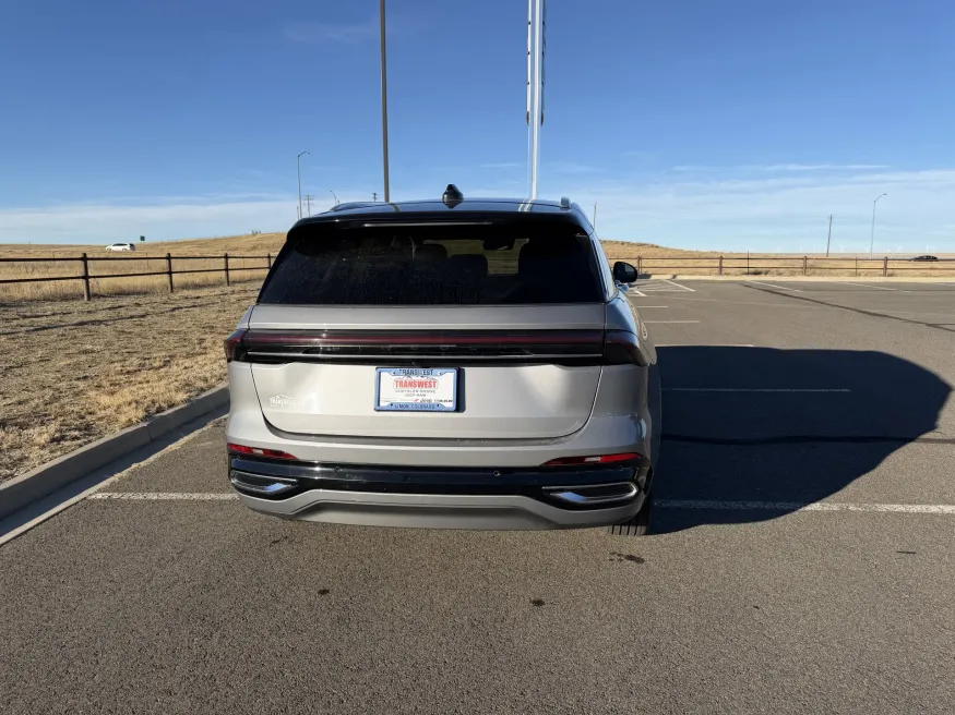 2024 Lincoln Nautilus Reserve | Photo 7 of 22