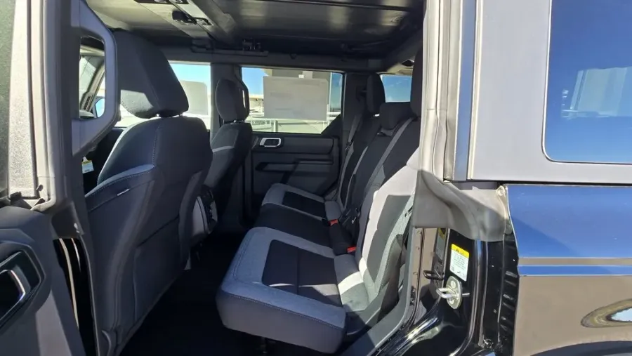 2025 Ford Bronco | Photo 26 of 28