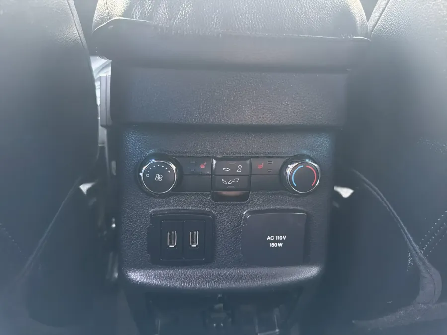2016 Ford Explorer Limited | Photo 13 of 24