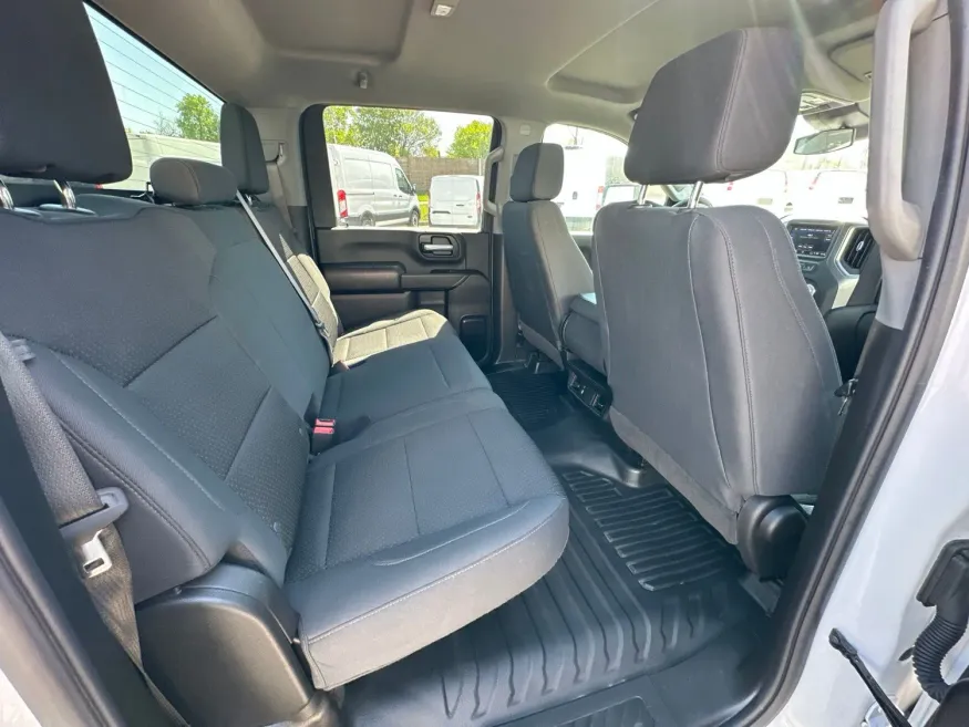 2025 GMC Sierra 3500HD Pro | Photo 13 of 16