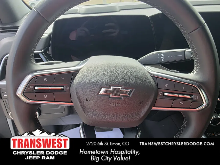 2025 Chevrolet Suburban Z71 | Photo 24 of 32