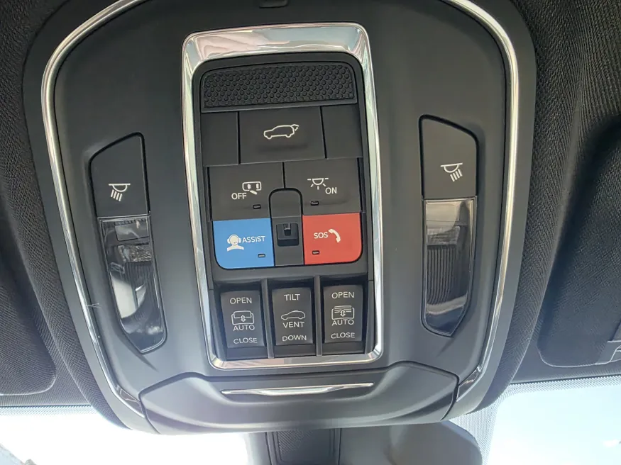 2023 Jeep Grand Cherokee L Limited | Photo 25 of 29
