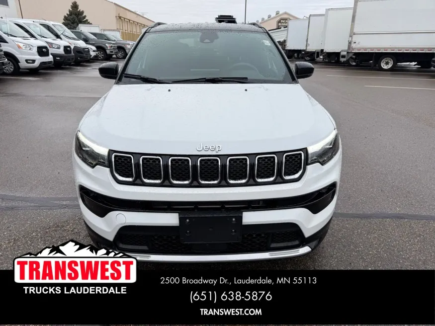 2024 Jeep Compass Limited | Photo 15 of 21