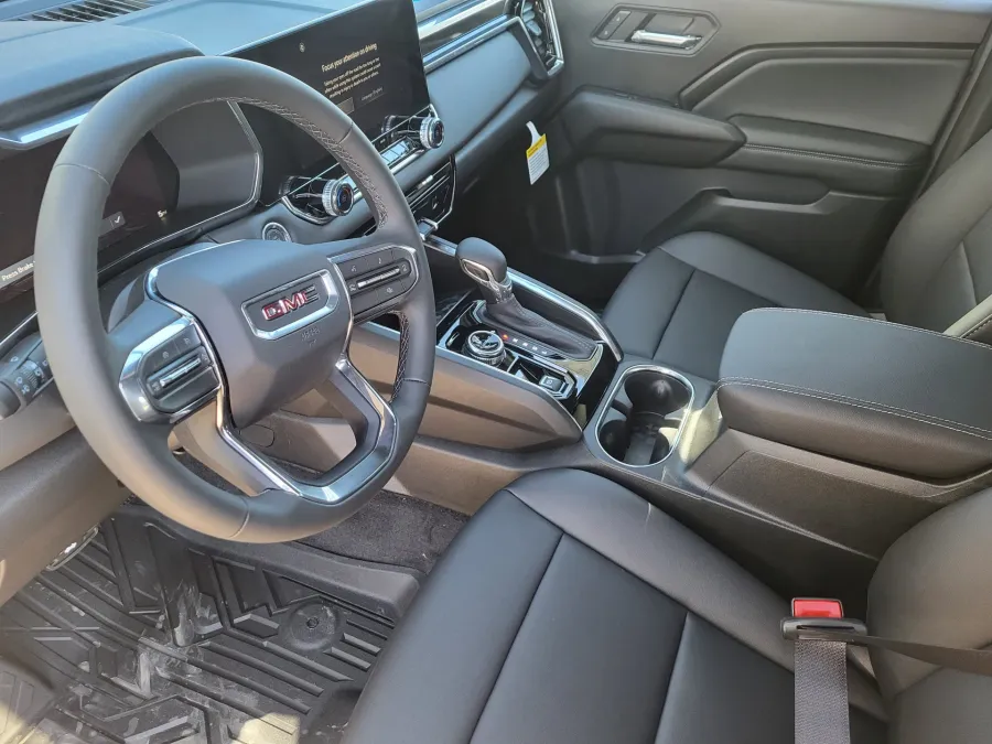 2026 GMC Canyon 4WD Elevation | Photo 11 of 26