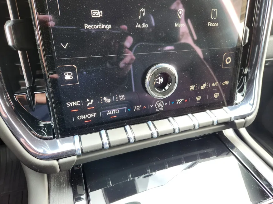 2026 GMC Yukon AT4 Ultimate | Photo 29 of 33