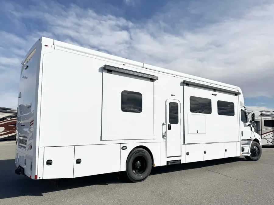 2026 Renegade Explorer 40ERB | Photo 18 of 29