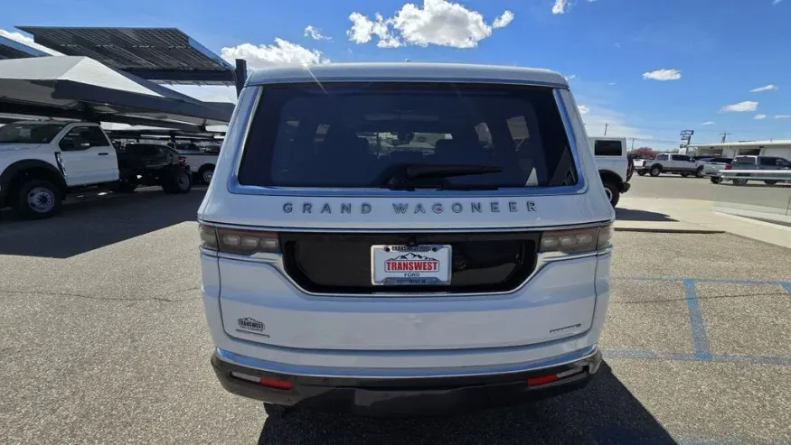 2022 Jeep Grand Wagoneer | Photo 8 of 45