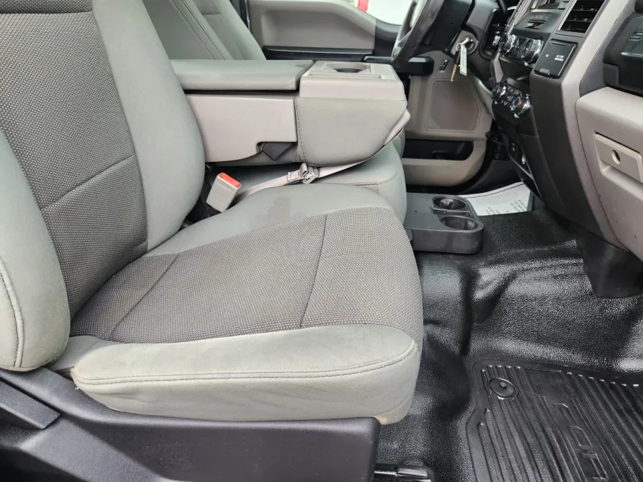 2019 Ford Super Duty F-350 SRW | Photo 18 of 30