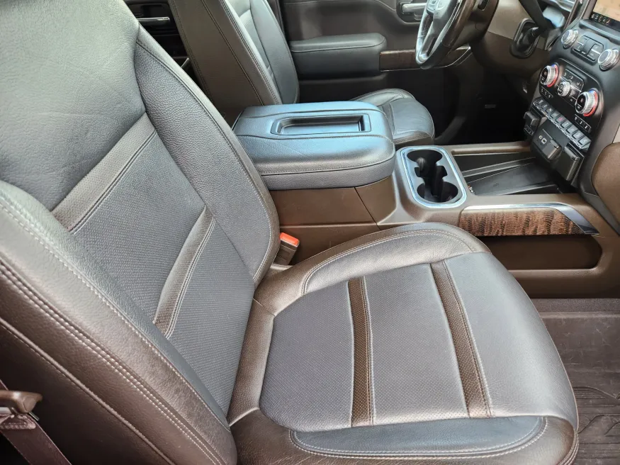 2022 GMC Sierra 2500HD Denali | Photo 10 of 21