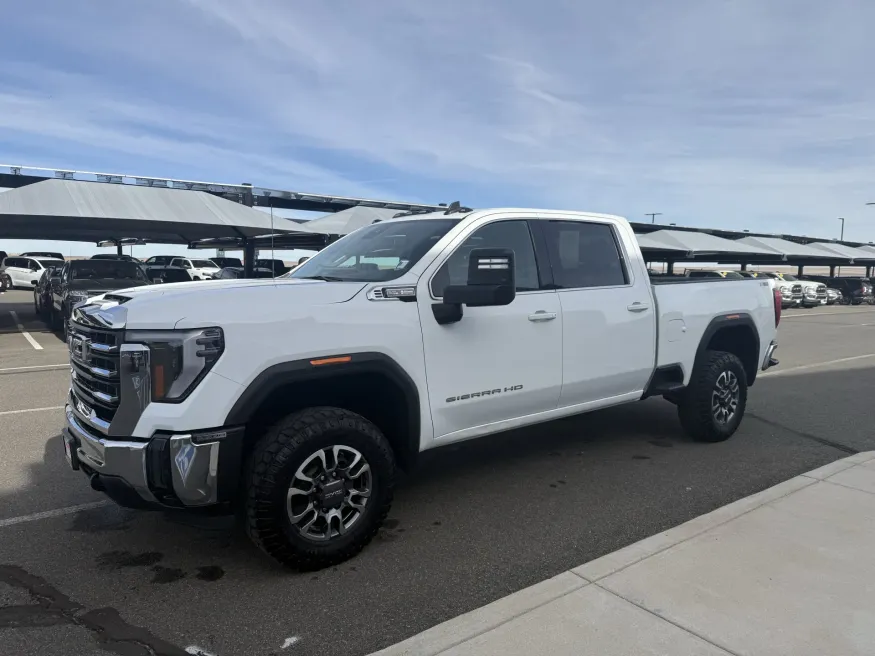 2024 GMC Sierra 3500HD SLE | Photo 3 of 19