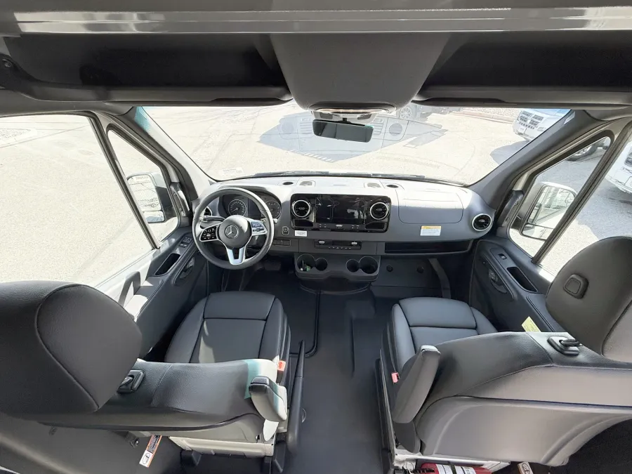 2026 Winnebago Revel Sport 44N | Photo 5 of 17