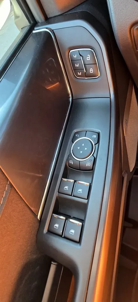 2025 Ford F-150 | Photo 13 of 31