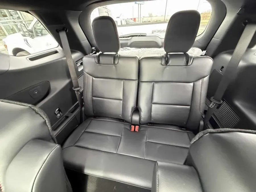 2026 Ford Explorer | Photo 28 of 29