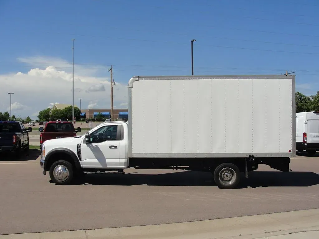 2023 Ford Super Duty F-450 XL | Photo 2 of 26