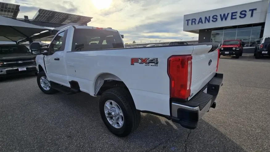 2026 Ford Super Duty F-350 | Photo 6 of 25