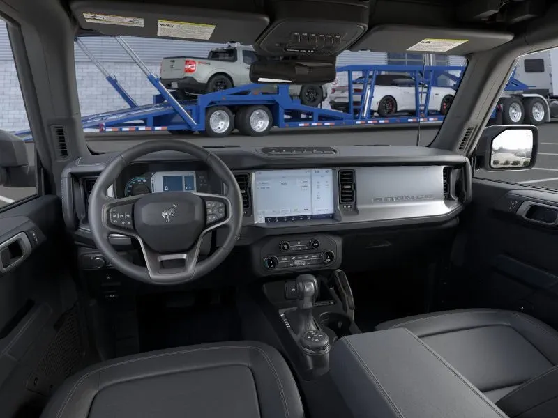 2025 Ford Bronco | Photo 9 of 25