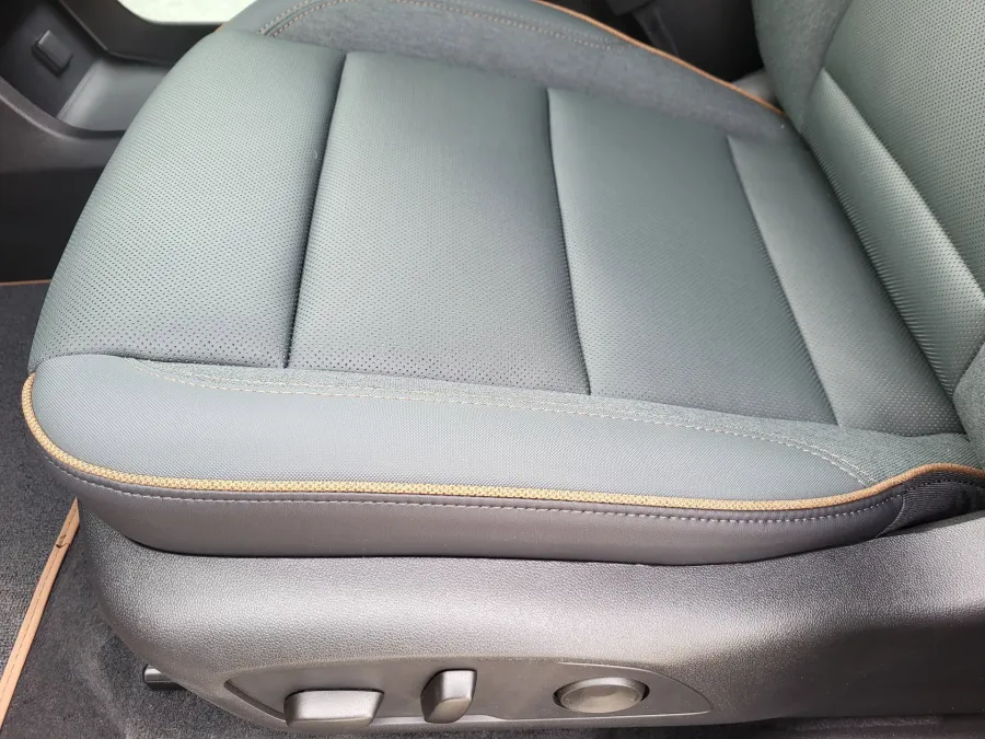2026 GMC Acadia AT4 | Photo 19 of 26