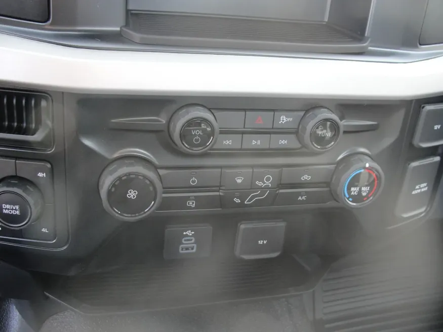 2026 Ford F250 | Photo 10 of 13