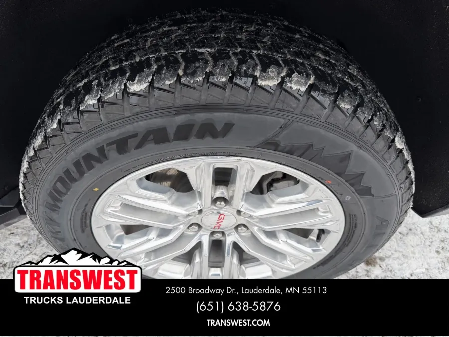 2024 GMC Yukon XL SLT | Photo 16 of 22