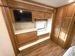 2016 Jayco Seneca 37HJ | Thumbnail Photo 16 of 29