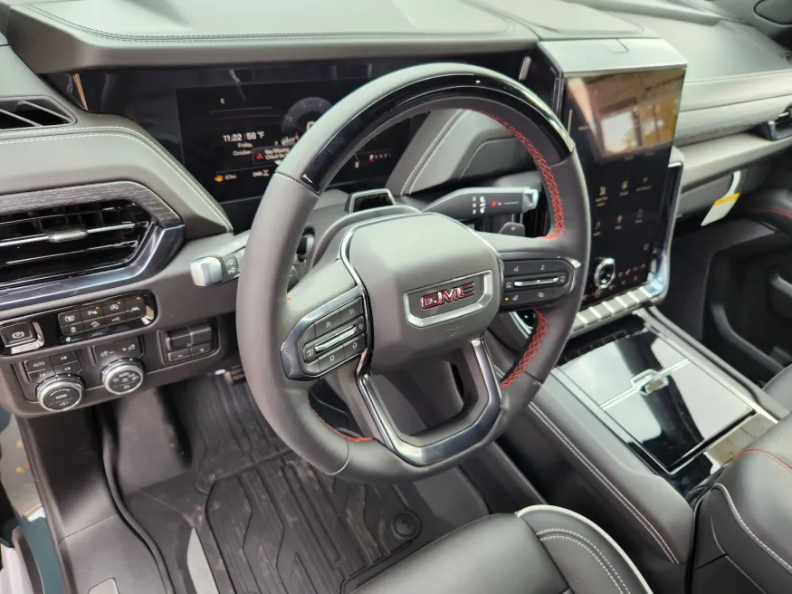 2026 GMC Yukon AT4 Ultimate | Photo 7 of 33