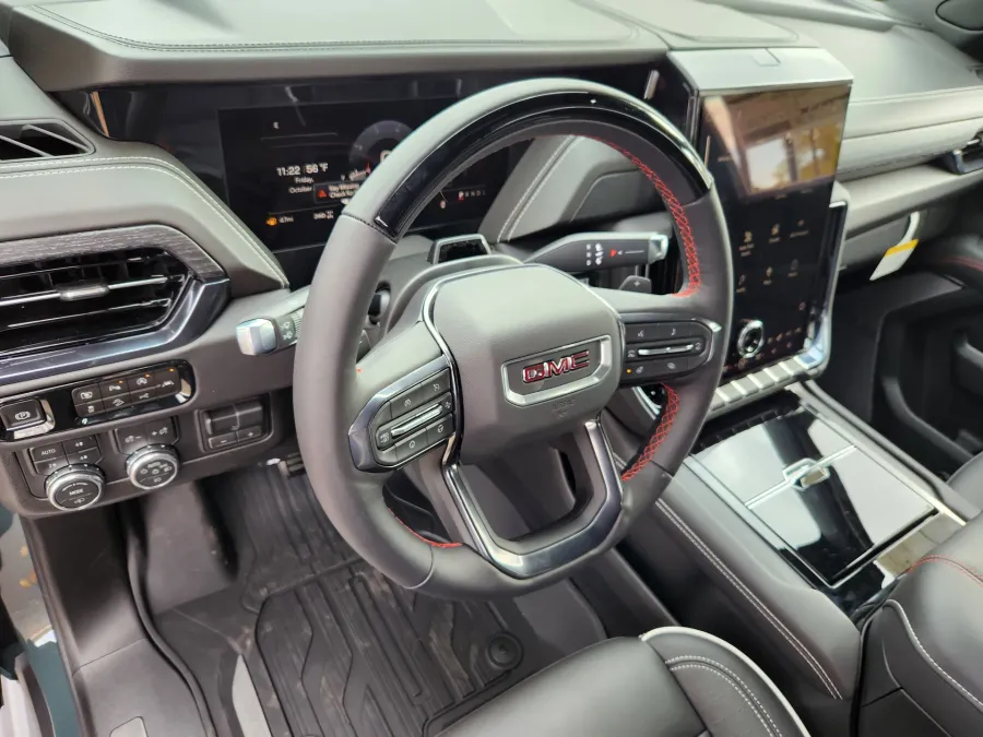 2026 GMC Yukon AT4 Ultimate | Photo 7 of 33