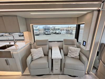 2023 Newmar King Aire 4521 | Thumbnail Photo 14 of 46