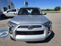 2022 Toyota 4Runner | Thumbnail Photo 2 of 29