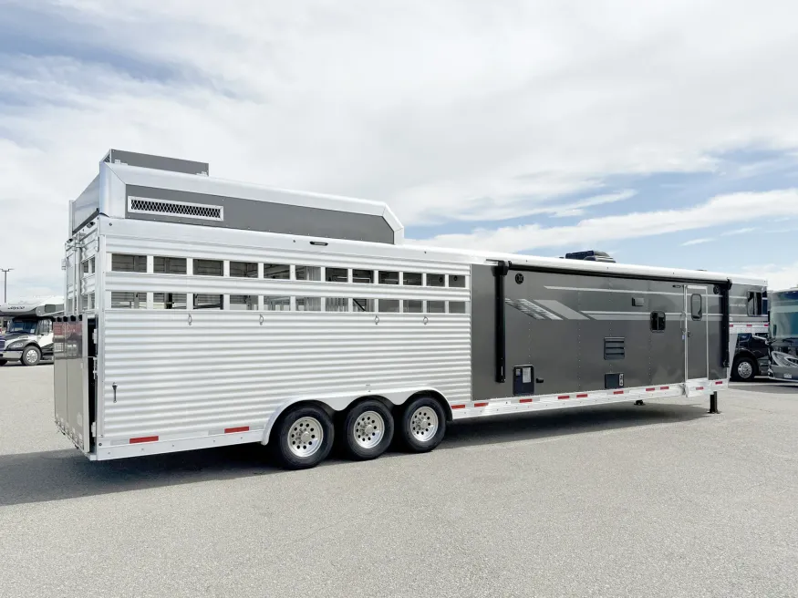 2021 SMC Stock LQ | Photo 14 of 23