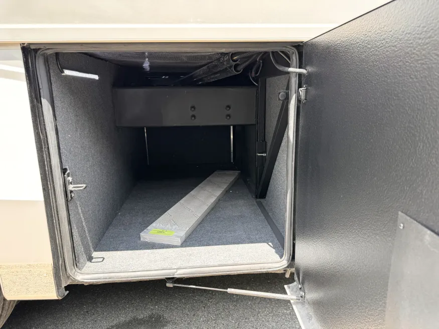 2026 Newmar Dutch Star 3836 | Photo 26 of 29