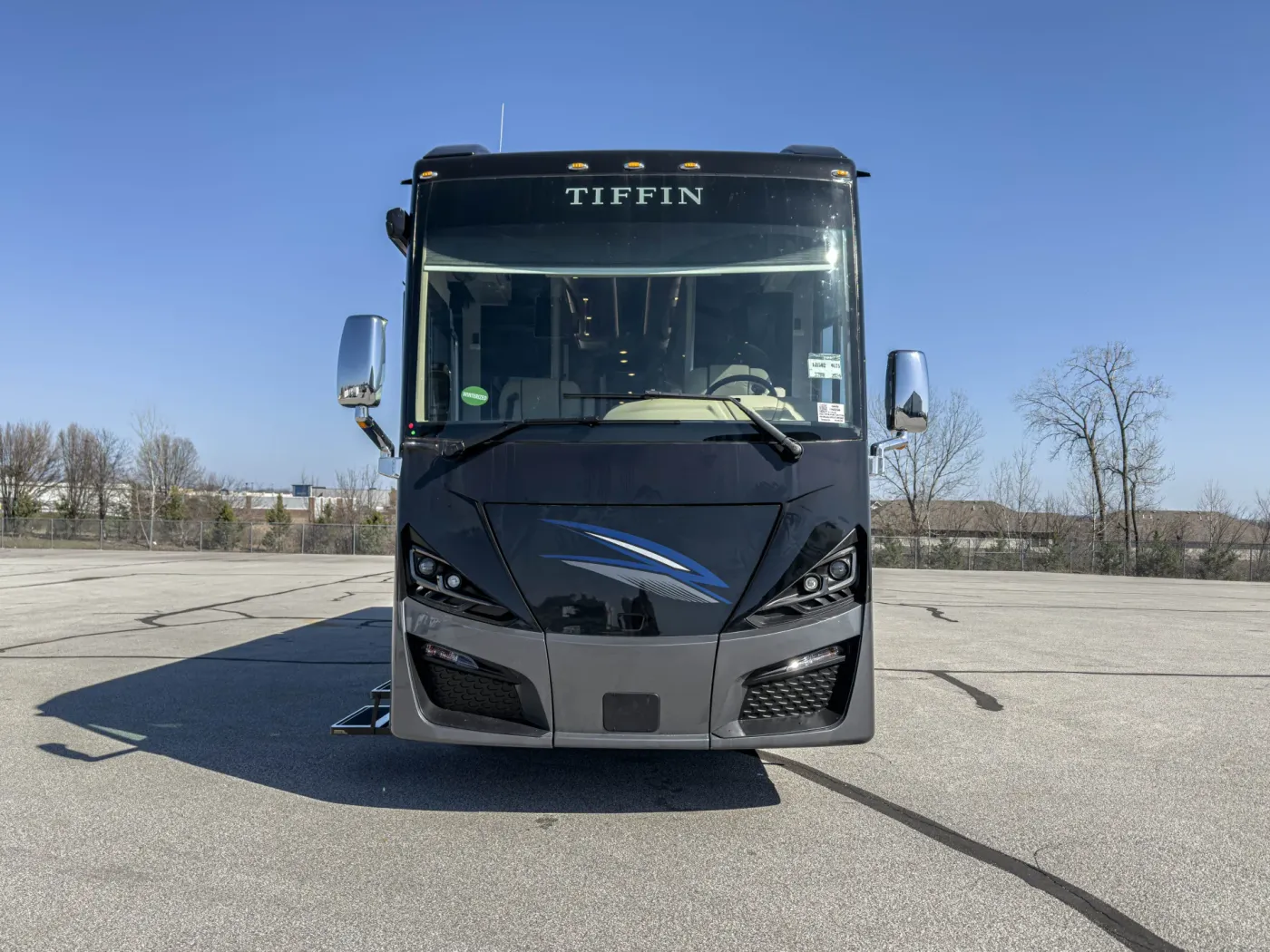 2026 Tiffin Phaeton 37 BH | Photo 5 of 43