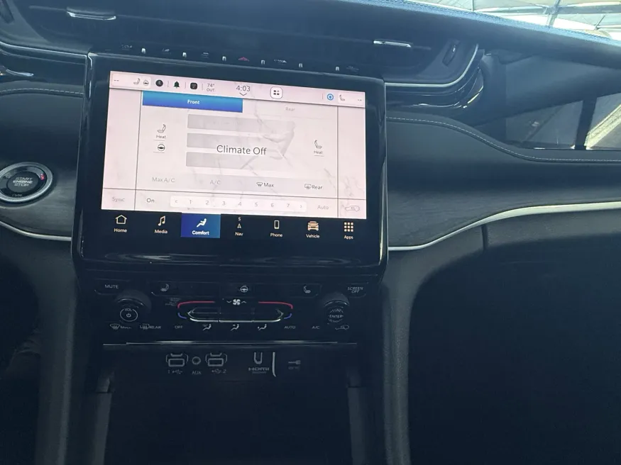 2023 Jeep Grand Cherokee L Limited | Photo 13 of 17