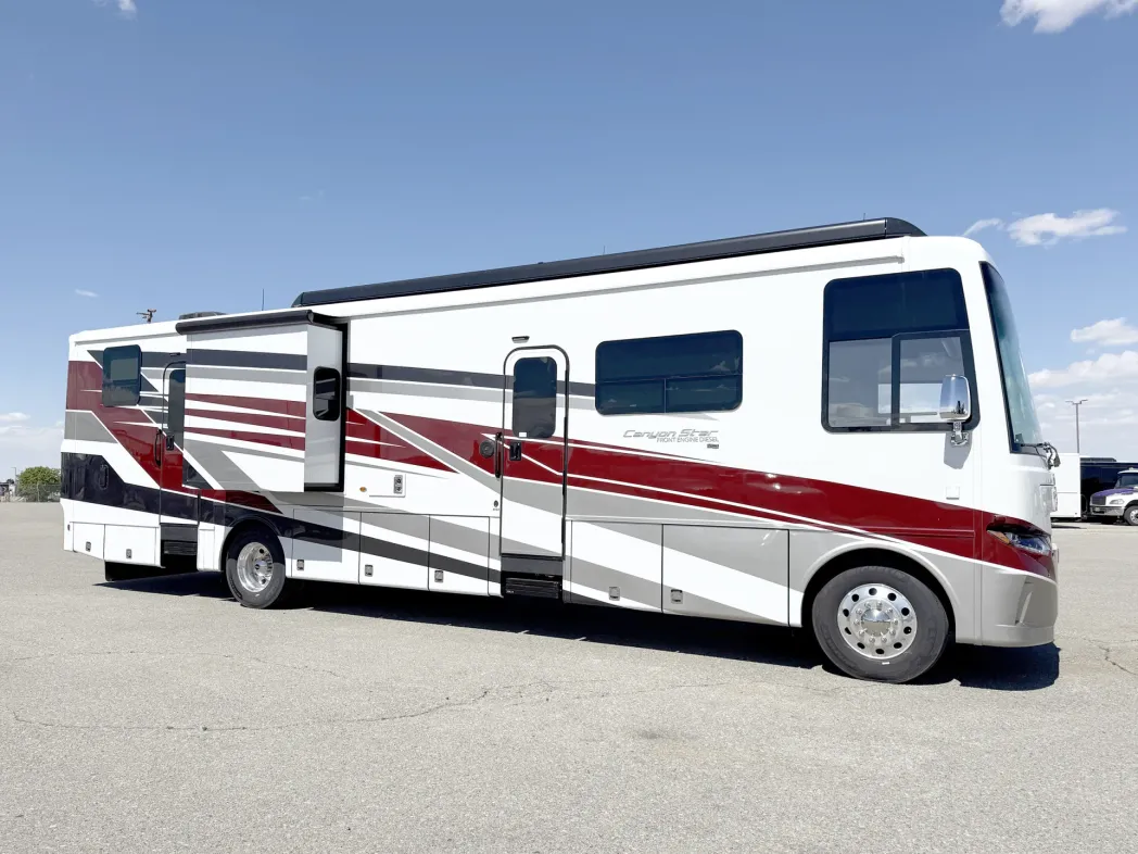 2027 Newmar Canyon Star 3947 