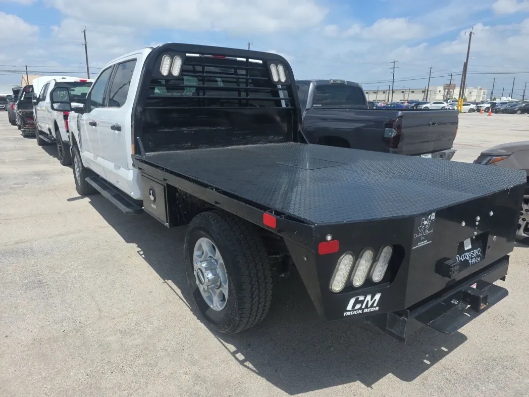 2025 Ford Super Duty F-350 XLT 