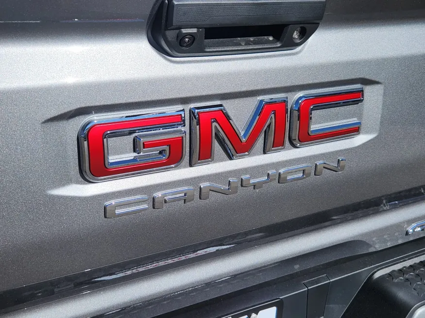 2026 GMC Canyon 4WD AT4 | Photo 13 of 30